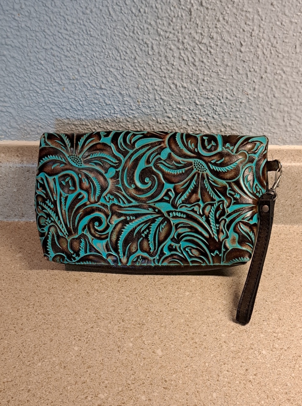 Patricia Nash Wristlet - Picture 2 of 8